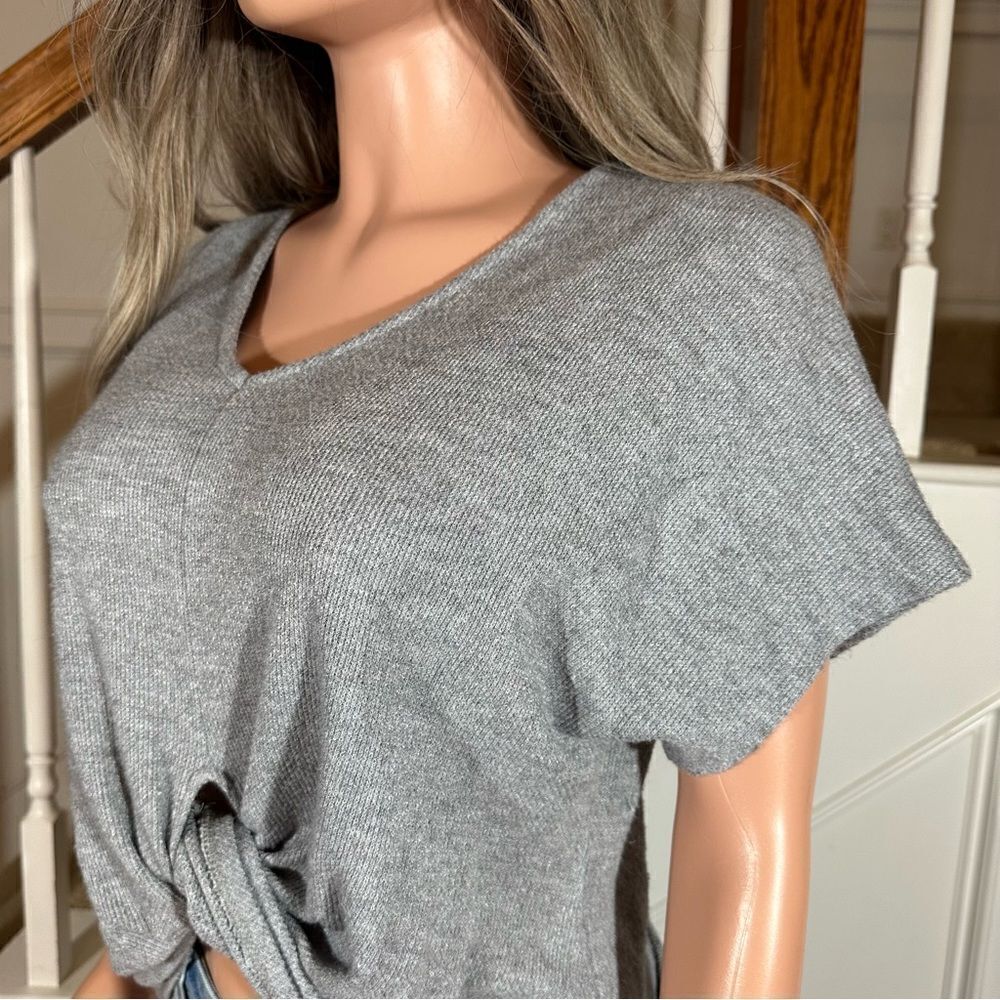 Gray knit twist front top - Picture 5 of 11
